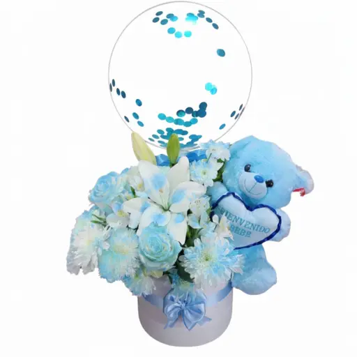 Arreglo de flores de estacion y globo con peluche celeste